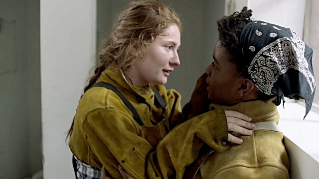 Debbie and Alex Kiss - Shameless Season 9