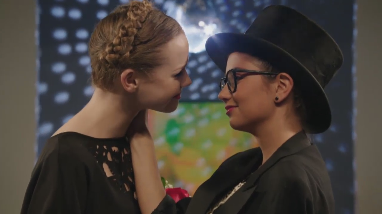 Imogen and Jack Lesbian Kiss Degrassi 2