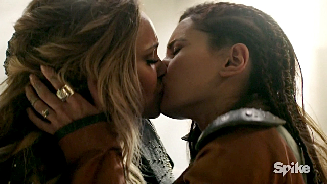 Eretria and Lyria kiss – The Shannara Chronicles Season 2 Episode 4