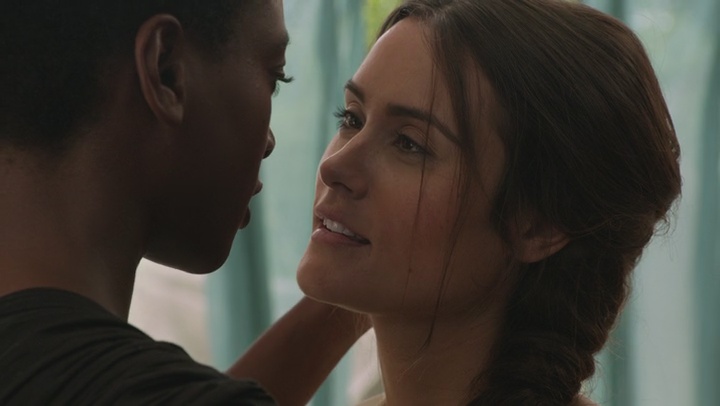 Nenna & Rose Scene Crossbones