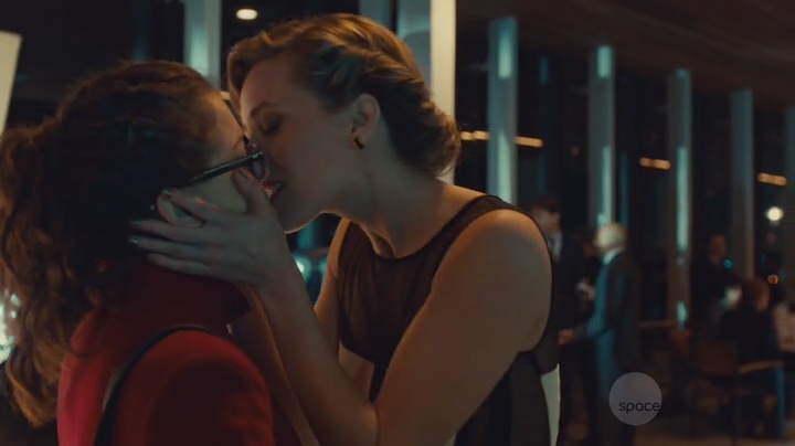 Orphan Black Lesbian Kiss