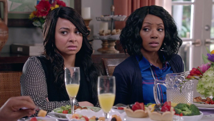 Raven-SymonÃ© and Elle Young from Black-ish