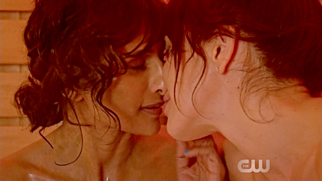 Kareema and Sofia Lesbian Kiss - No Tomorrow