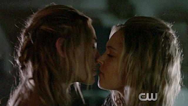 Eliza Taylor and Jessica Harmon from The 100